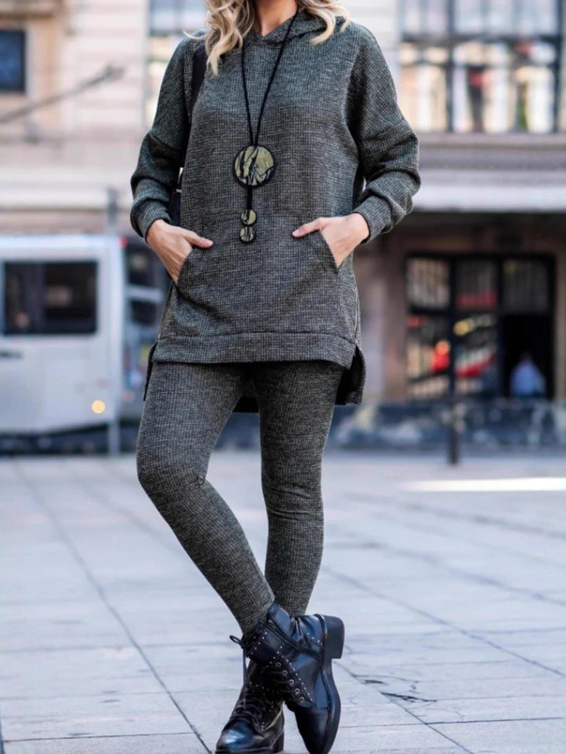 Ladies' stylish sportswear set with hooded top and casual pants (two-piece set)