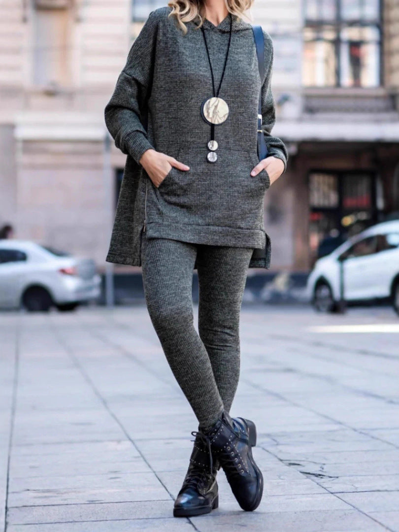 Ladies' stylish sportswear set with hooded top and casual pants (two-piece set)